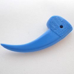 116 - Blue Plastic Bear Sized Claw (Package of 25)
