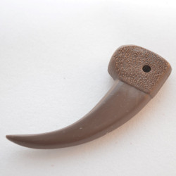 116 - Brown Plastic Bear Sized Claw (Package of 25)